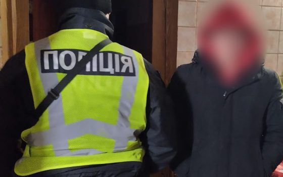 В Одесі 17-річний хлопець вдарив ножем знайомого, пограбував його і скоїв ДТП на викраденому авто (фото) «фото»