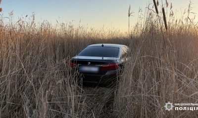 На Одещині чоловік майже вбив продавця BMW і віз його в багажнику, аби втопити «тіло» (відео) usionline.com На Одещині чоловік майже вбив продавця BMW і віз його в багажнику, аби втопити «тіло» (відео) «фото»