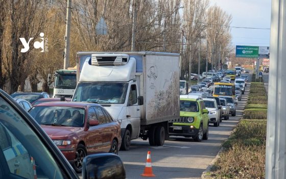 Через аварію на на проспекті Ярослава Мудрого утворився великий затор (фото) «фото»