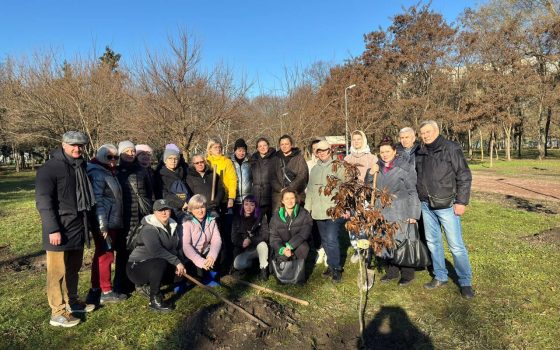 В Одесі рідні загиблих українських Героїв висадили дерева у сквері Слави та Волі (фото) «фото»