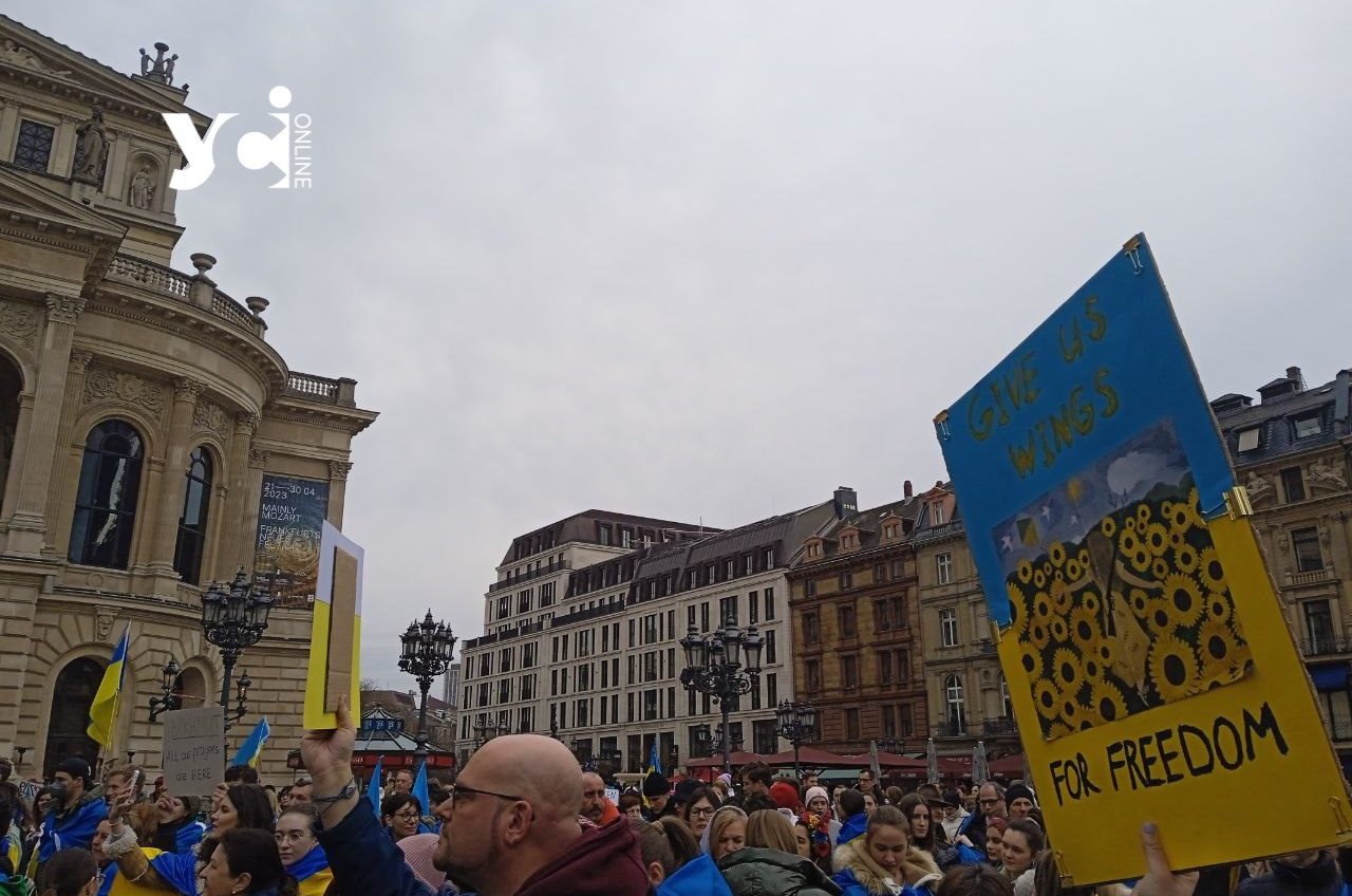 Stand with Ukraine. Акція на підтримку України відбудеться у півтисячі містах світу (мапа, відео) «фото»