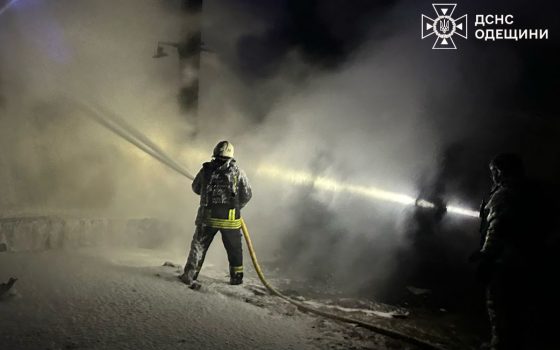 Росіяни вдарили по цивільній та енергетичній інфраструктурі Південного: двоє людей поранені (фото) usionline.com Росіяни вдарили по цивільній та енергетичній інфраструктурі Південного: двоє людей поранені (фото) «фото»