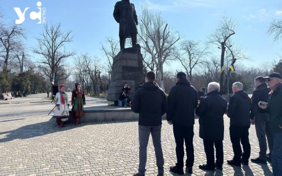 В Одесі вшанували пам’ять Тараса Шевченка з нагоди 211-ї річниці його народження (фото) usionline.com В Одесі вшанували пам’ять Тараса Шевченка з нагоди 211-ї річниці його народження (фото) «фото»