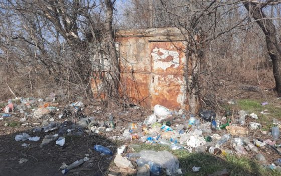 Через купи сміття біля Хаджибейського лиману можуть заборонити зупинку транспорту (фото) «фото»