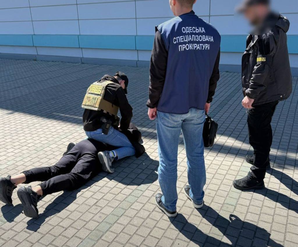 «Договорняк» на 2000 доларів не спрацював — прикордонники затримали переправника ухилянтів usionline.com «Договорняк» на 2000 доларів не спрацював — прикордонники затримали переправника ухилянтів «фото»