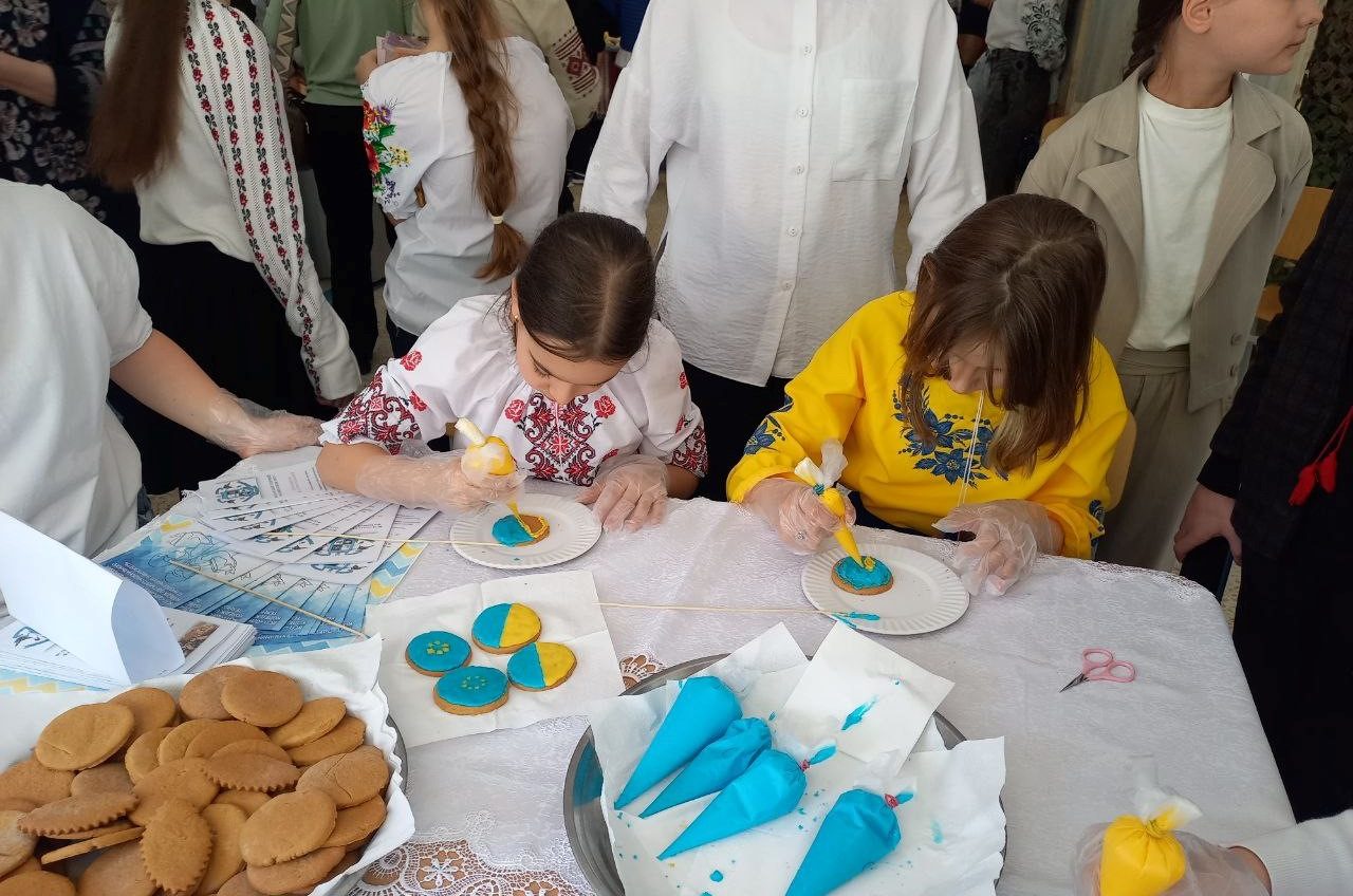 «Кава з освітою» та ярмарок: в Одесі відбувся благодійний марафон на підтримку ЗСУ usionline.com «Кава з освітою» та ярмарок: в Одесі відбувся благодійний марафон на підтримку ЗСУ «фото»