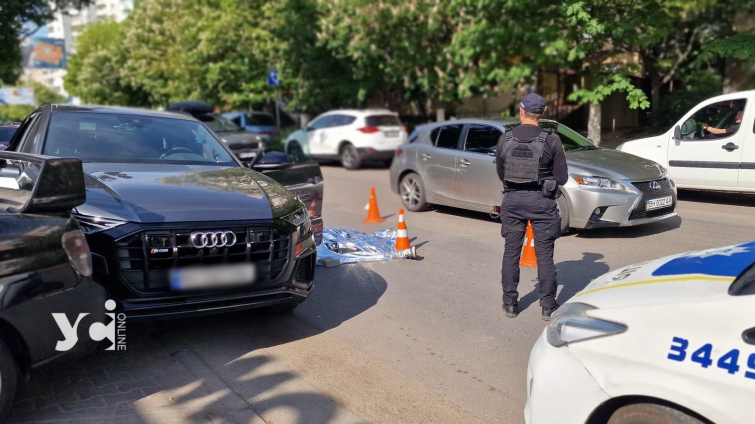 Смертельна ДТП в Одесі: на вулиці Сімʼї Глодан лежить труп (фото) usionline.com Смертельна ДТП в Одесі: на вулиці Сімʼї Глодан лежить труп (фото) «фото»