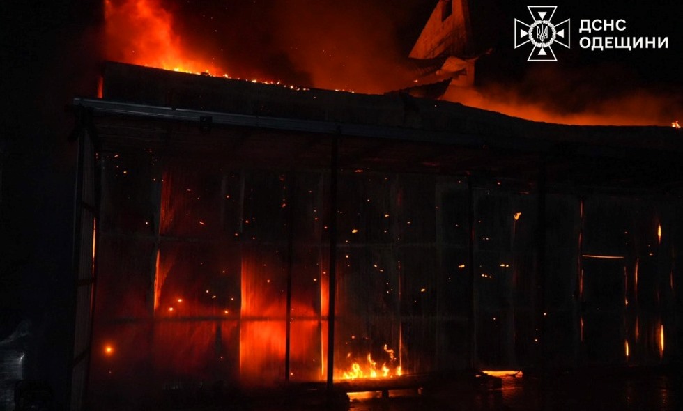 Внаслідок ворожого обстрілу Одещини в повітря потрапило близько 400 тонн діоксиду вуглецю usionline.com Внаслідок ворожого обстрілу Одещини в повітря потрапило близько 400 тонн діоксиду вуглецю «фото»