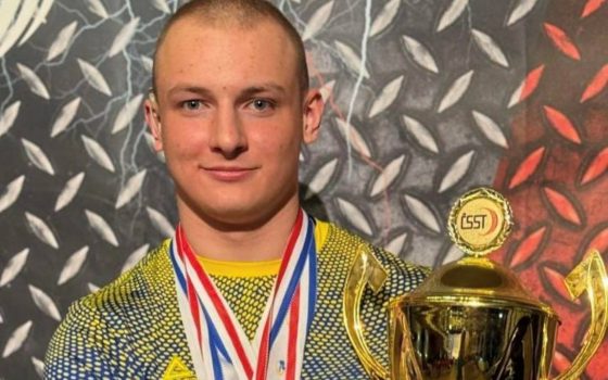 18-річний українець встановив два світових рекорди на чемпіонаті Європи з паверліфтингу (фото) «фото»