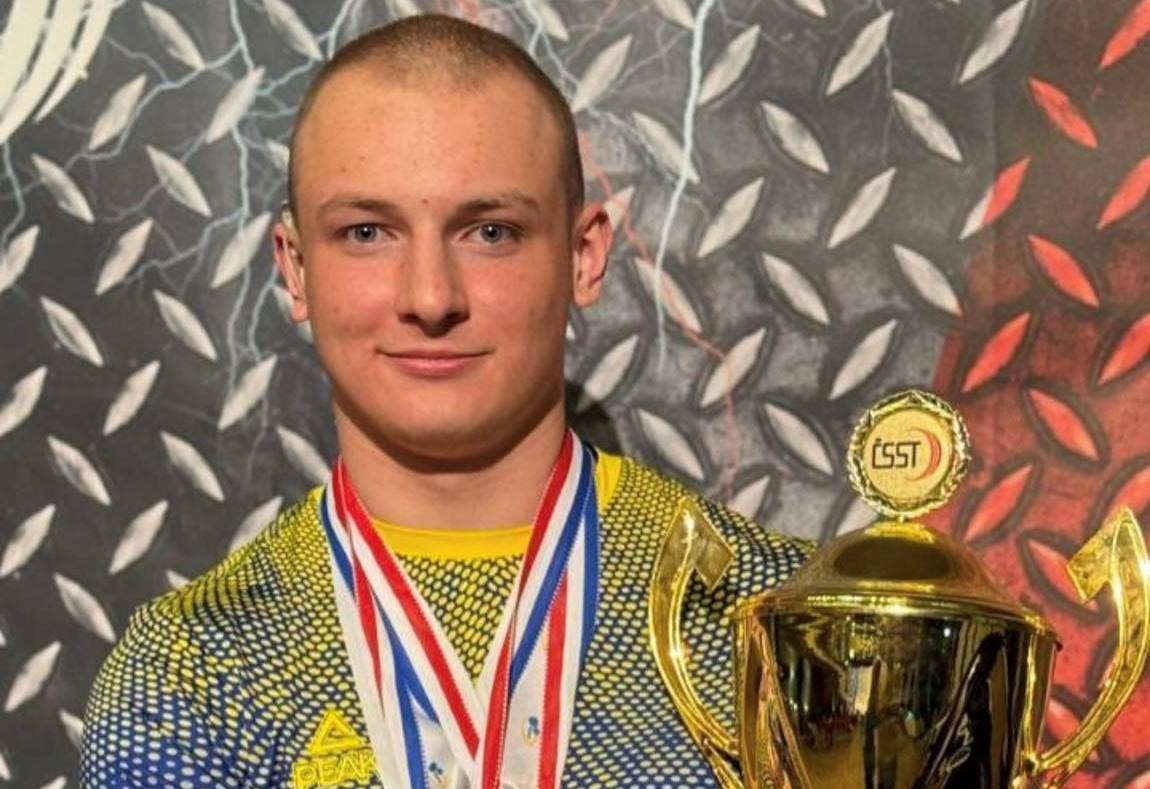 18-річний українець встановив два світових рекорди на чемпіонаті Європи з паверліфтингу (фото) usionline.com 18-річний українець встановив два світових рекорди на чемпіонаті Європи з паверліфтингу (фото) «фото»