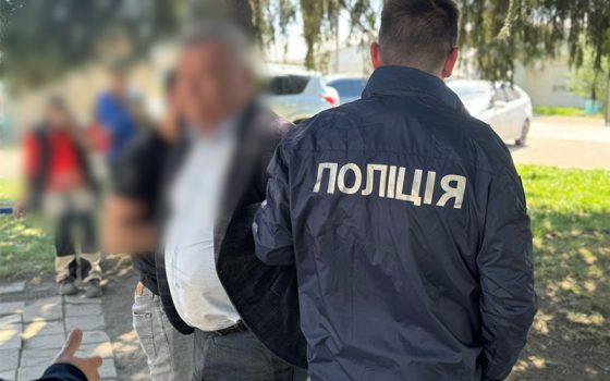 На Одещині голову селищної ради затримали на хабарі за дозвіл на розміщення АЗС (фото, відео) «фото»