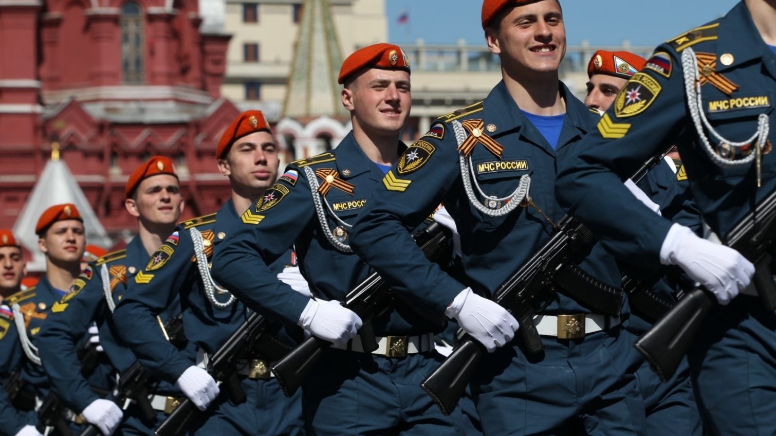 Парад 9 травня. РФ підкупила країни-учасниці на 100 млрд доларів usionline.com Парад 9 травня. РФ підкупила країни-учасниці на 100 млрд доларів «фото»