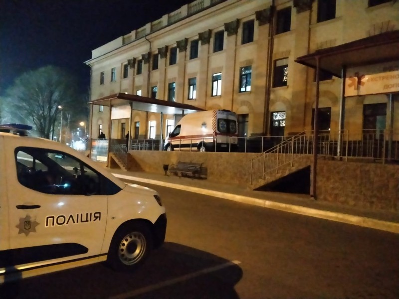 На Одещині будуть судити чоловіка, який встромив ніж у шию знайомої usionline.com На Одещині будуть судити чоловіка, який встромив ніж у шию знайомої «фото»
