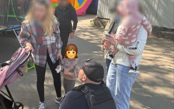 В Одесі поліцейські допомогли маленькій дівчинці розшукати маму «фото»