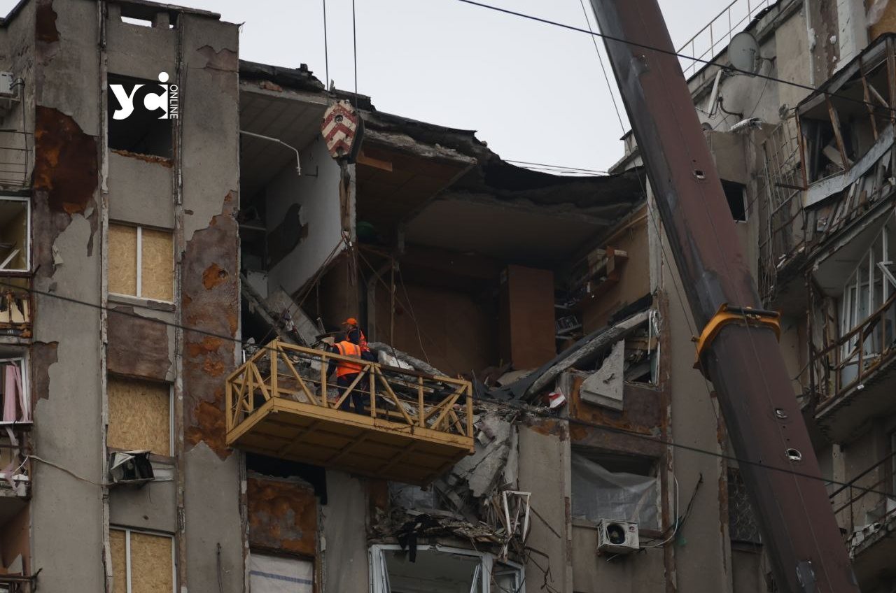 У багатоповерхівці на Таїрова почали протиаварійні роботи (фото) usionline.com У багатоповерхівці на Таїрова почали протиаварійні роботи (фото) «фото»