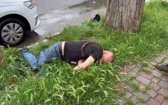 У Білгороді-Дністровському врятували чоловіка, який знепритомнів і почав задихатися (фото, відео) usionline.com У Білгороді-Дністровському врятували чоловіка, який знепритомнів і почав задихатися (фото, відео) «фото»