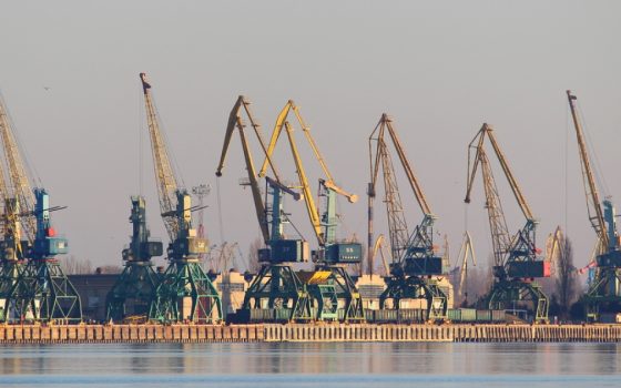 В порту Ізмаїла планують відремонтувати крани за 6 мільйонів «фото»