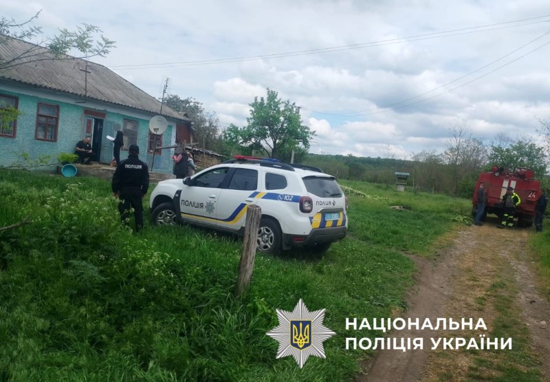 Двох хлопчиків на Одещині завалило стіною будівлі: один малюк загинув usionline.com Двох хлопчиків на Одещині завалило стіною будівлі: один малюк загинув «фото»