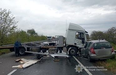 В поліції розповіли подробиці жахливої аварії на трасі Одеса-Рені, де загинула 37-річна жінка usionline.com В поліції розповіли подробиці жахливої аварії на трасі Одеса-Рені, де загинула 37-річна жінка «фото»