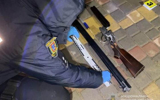 Стрілок, який відкрив вогонь з рушниці у кафе і поранив чотирьох людей, сяде в тюрму (фото) «фото»