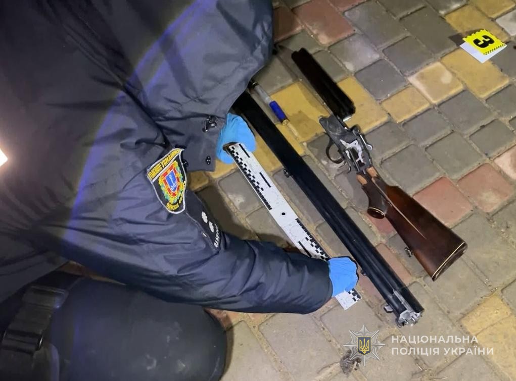 Стрілок, який відкрив вогонь з рушниці у кафе і поранив чотирьох людей, сяде в тюрму (фото) usionline.com Стрілок, який відкрив вогонь з рушниці у кафе і поранив чотирьох людей, сяде в тюрму (фото) «фото»