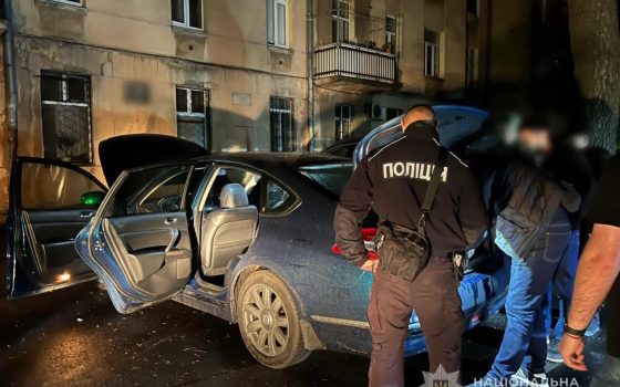 В Одесі водій вистрілив у груди пішохода за те, що той вдарив ногою його автівку (фото, відео) «фото»
