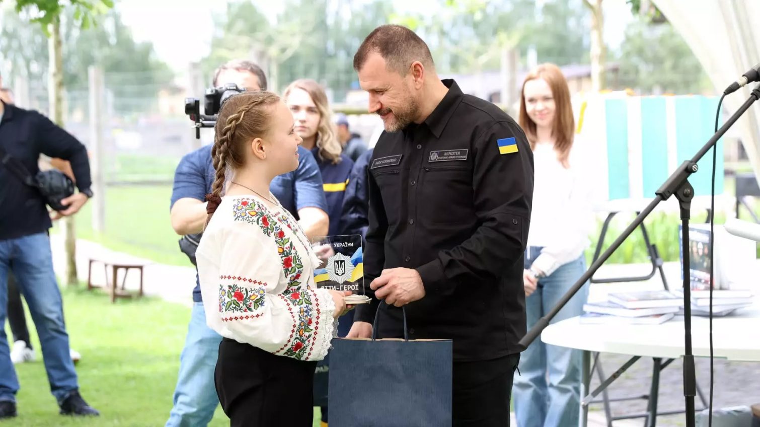 Десятирічна Даріна Звіряка врятувала маму під час атаки дронів на Одесу usionline.com Десятирічна Даріна Звіряка врятувала маму під час атаки дронів на Одесу «фото»