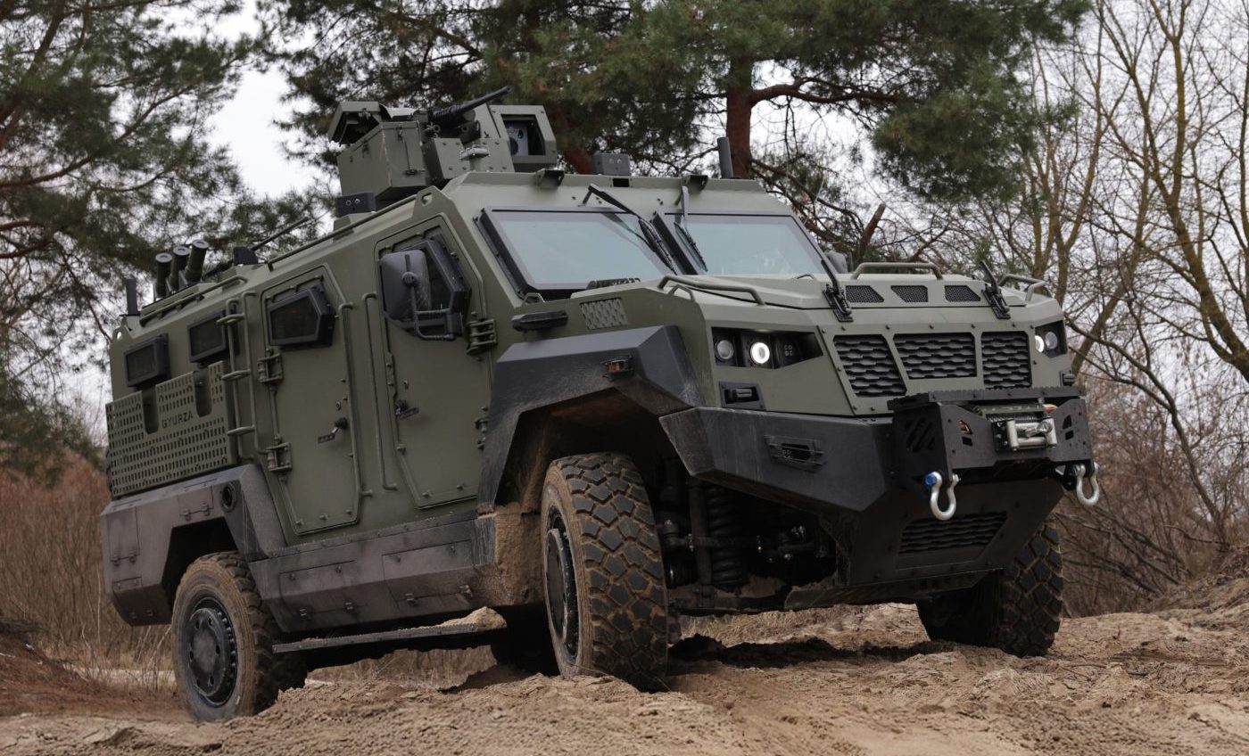 Нові українські бронеавтомобілі «Варта-2» допустили до використання на фронті «фото»