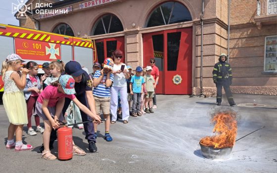 В Ізмаїлі рятувальники влаштували свято для малечі (фото) «фото»