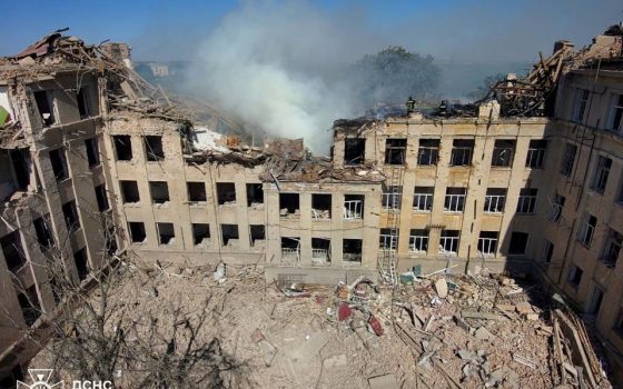 Кількість загиблих внаслідок атаки на ліцей у Білгороді-Дністровському збільшилась до трьох «фото»