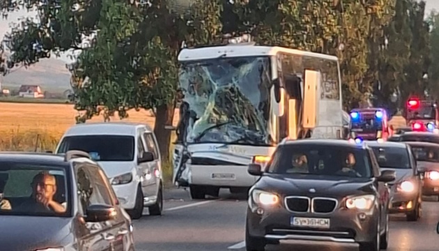 Моторошна аварія: у Румунії автобус з українцями влетів у мікроавтобус на узбіччі (фото) usionline.com Моторошна аварія: у Румунії автобус з українцями влетів у мікроавтобус на узбіччі (фото) «фото»