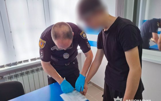 На Одещині поліцейські затримали двох підлітків за катування 12-річного хлопця usionline.com На Одещині поліцейські затримали двох підлітків за катування 12-річного хлопця «фото»
