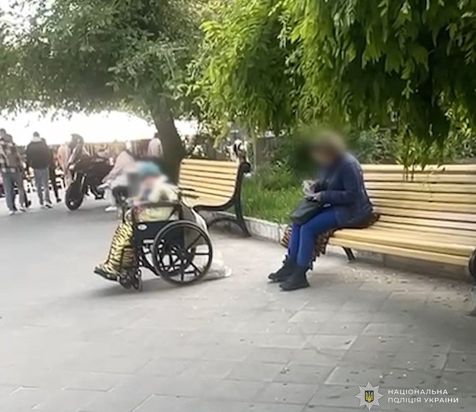 В Одесі жінка змушувала стареньку мати жебракувати: недбалій дочці загрожує в’язниця (фото, відео) «фото»