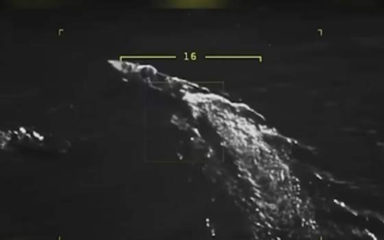 Військові моряки знищили ворожий катер з десантом (відео) usionline.com Військові моряки знищили ворожий катер з десантом (відео) «фото»