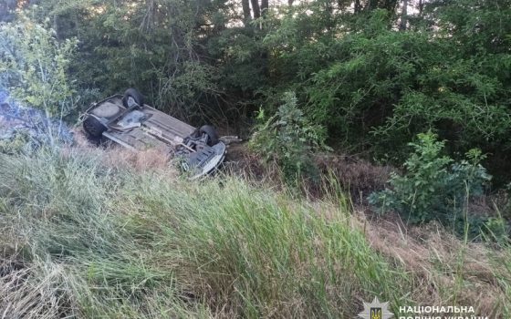 На Одещині автівка вилетіла у кювет: водій – загинув, пасажир — у лікарні «фото»