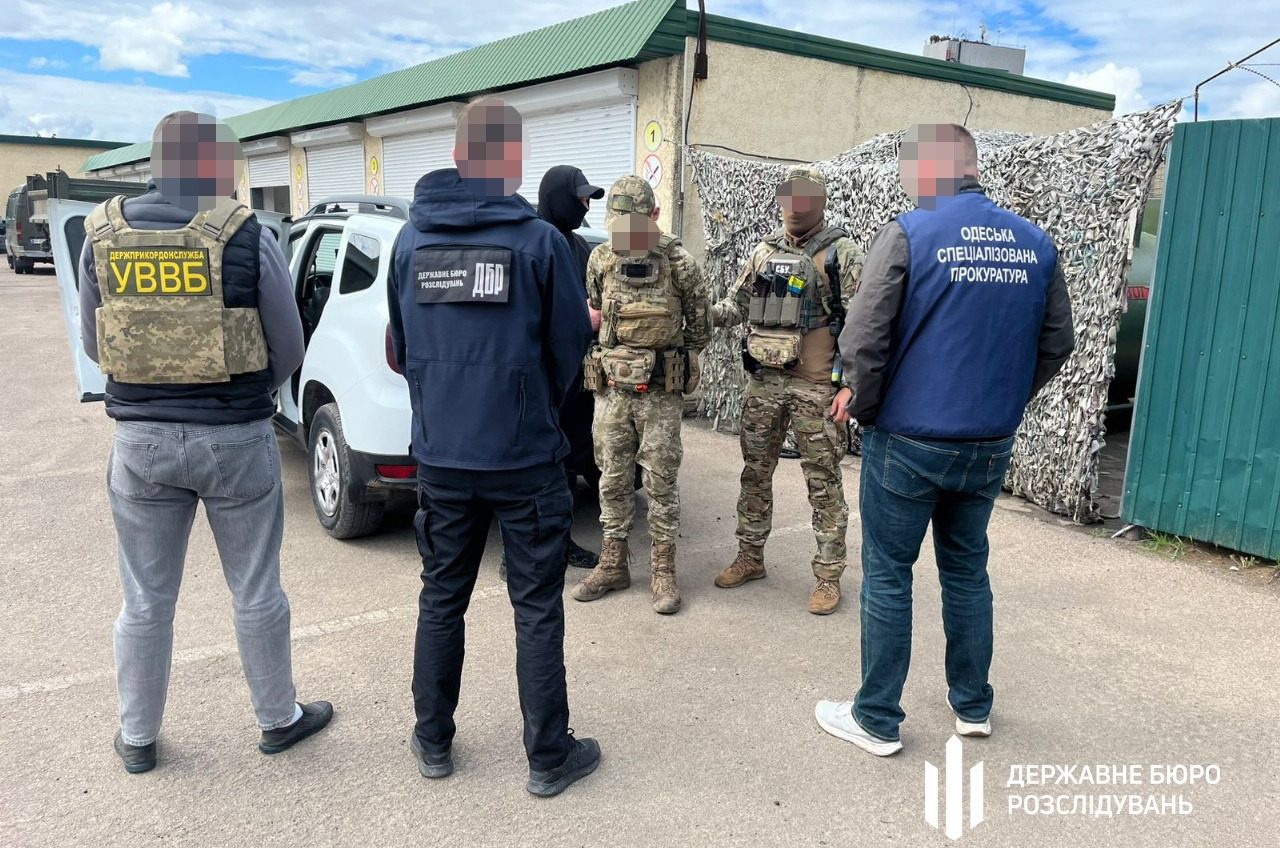 На Одещині правоохоронець за 6 тисяч доларів переправляв чоловіків до Придністров’я (фото) usionline.com На Одещині правоохоронець за 6 тисяч доларів переправляв чоловіків до Придністров’я (фото) «фото»