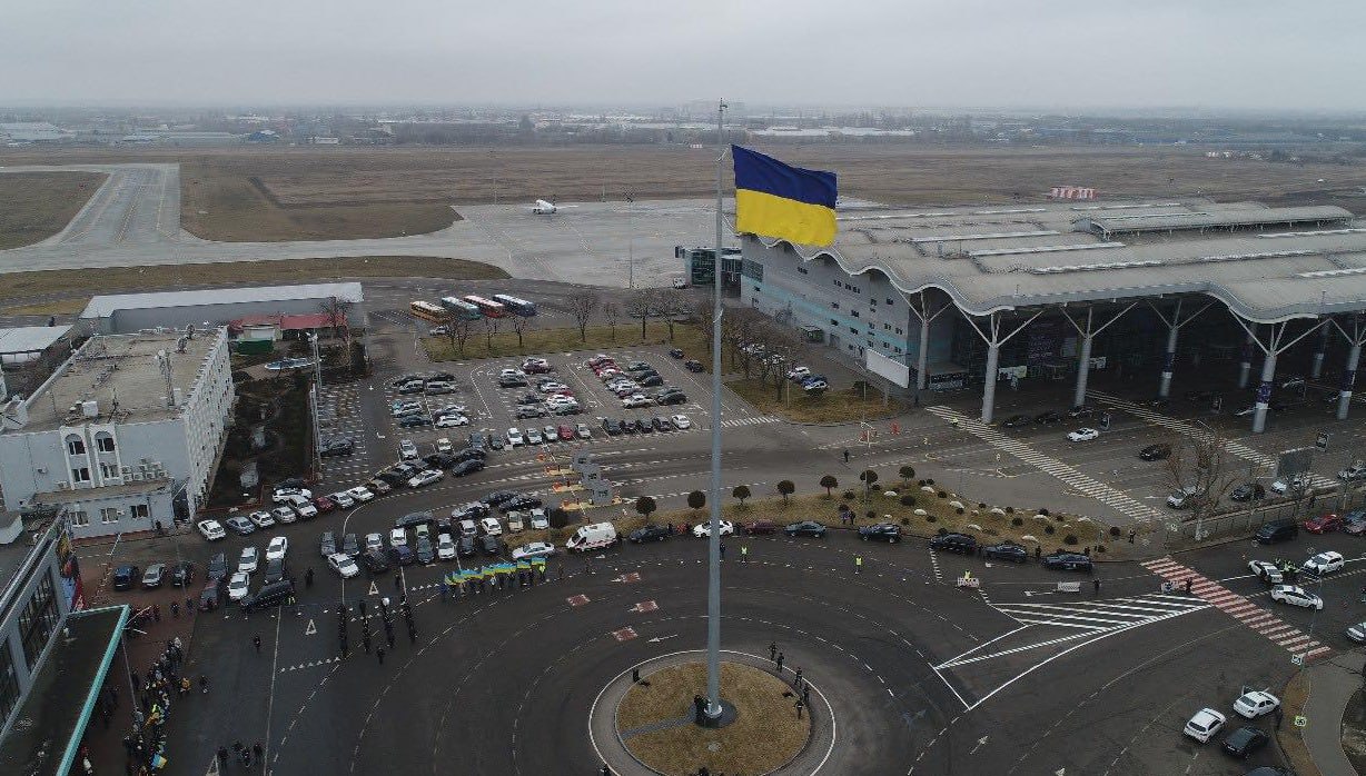 Обвинувачені у справі аеропорту в Одесі уклали угоду зі слідством на 1 млрд гривень usionline.com Обвинувачені у справі аеропорту в Одесі уклали угоду зі слідством на 1 млрд гривень «фото»
