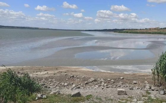 На Одещині пересихає озеро Катлабух: нині водойма обміліла майже наполовину usionline.com На Одещині пересихає озеро Катлабух: нині водойма обміліла майже наполовину «фото»