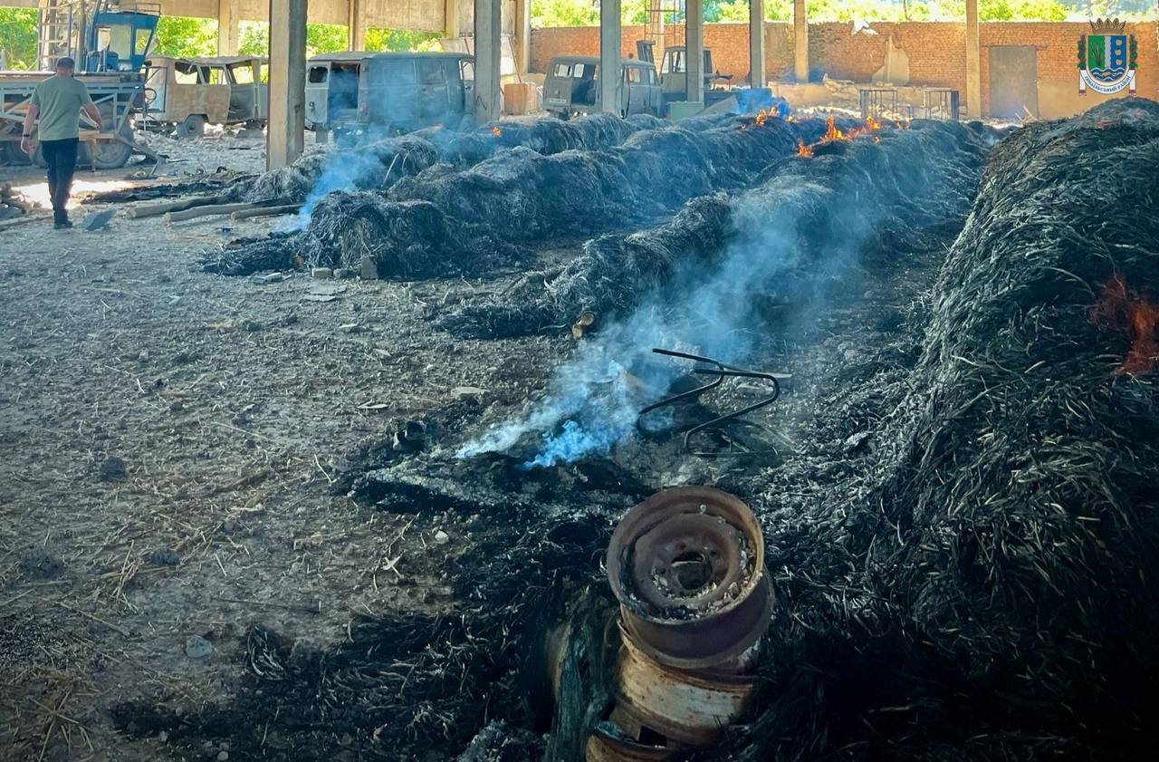 Ізмаїльська адміністрація показала перші фото наслідків атаки на Вилкове (фото) usionline.com Ізмаїльська адміністрація показала перші фото наслідків атаки на Вилкове (фото) «фото»