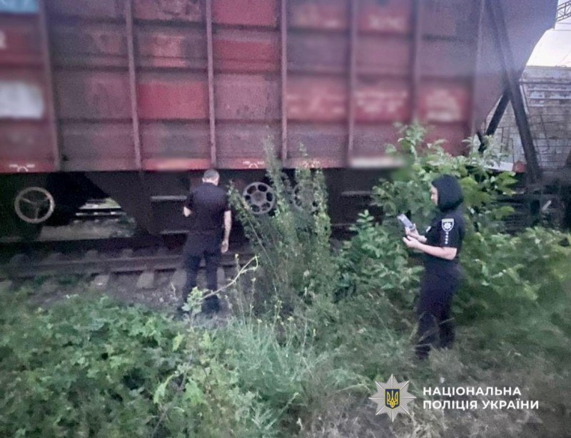 На одній із залізничих станцій Одеси 13-річну дівчину вдарило електрострумом usionline.com На одній із залізничих станцій Одеси 13-річну дівчину вдарило електрострумом «фото»