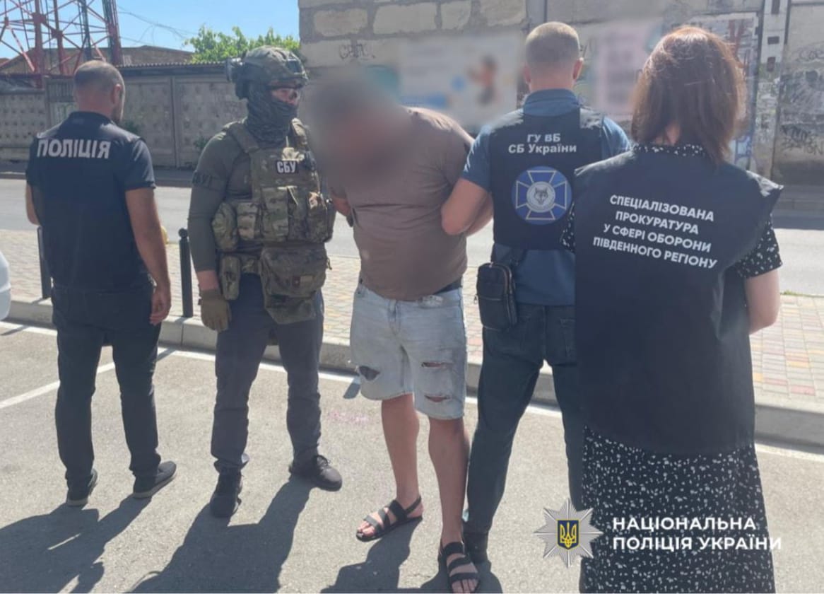 Обіцяв влаштувати до СБУ за 25 тисяч доларів – «рішалу» в органах затримано usionline.com Обіцяв влаштувати до СБУ за 25 тисяч доларів – «рішалу» в органах затримано «фото»