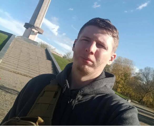 У Тарутинську громаду повернули тіло захисника Валерія Буззуба, який вважався зниклим безвісти usionline.com У Тарутинську громаду повернули тіло захисника Валерія Буззуба, який вважався зниклим безвісти «фото»