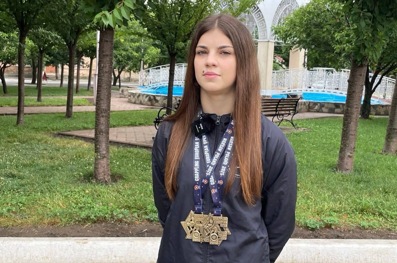 На чемпіонатах світу з греплінгу цього року Україну представлятимуть одразу 5 юних спортсменів з Ізмаїлу usionline.com На чемпіонатах світу з греплінгу цього року Україну представлятимуть одразу 5 юних спортсменів з Ізмаїлу «фото»