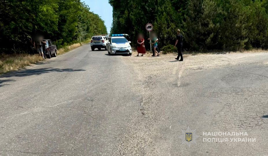На Одещині розбився на смерть мотоцикліст, його пасажир – у лікарні (фото) usionline.com На Одещині розбився на смерть мотоцикліст, його пасажир – у лікарні (фото) «фото»