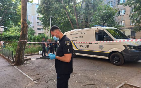 Напав з ножем за образу: в Одесі затримали чоловіка, який тяжко поранив сусіда (фото) «фото»