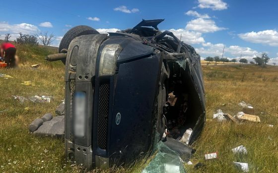 На Одещині перекинувся легковик: постраждали троє людей (фото) «фото»