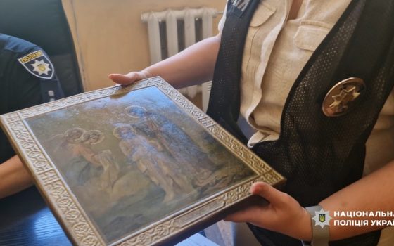 В Одесі викрили чоловіка, який поцупив старовинні ікони з місцевого храму (відео, фото) «фото»