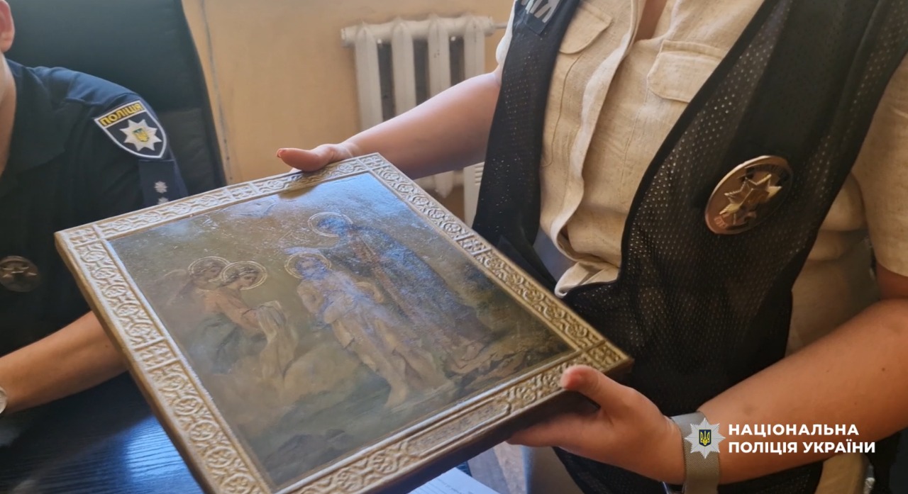 В Одесі викрили чоловіка, який поцупив старовинні ікони з місцевого храму (відео, фото) «фото»