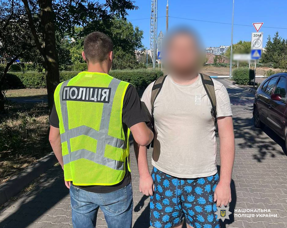 В Одесі затримали молодого чоловіка, який підпалив квартиру військового (фото, відео) «фото»