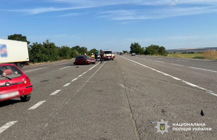 На трасі «Одеса-Київ» зіштовхнулися дві автівки: постраждала 12-річна дитина «фото»